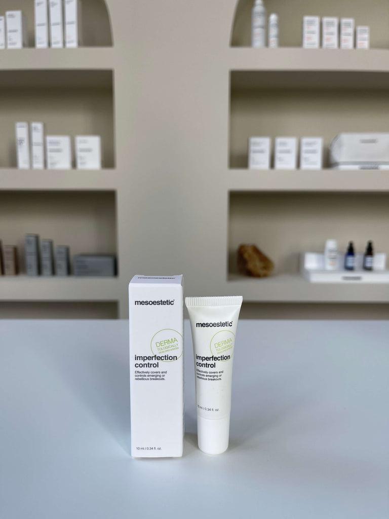 Mesoestetic Imperfection Control | Imperfection Control is een zuiverende crème die speciaal ontwikkeld is om plaatselijk een opstoot van puistjes of acne te behandelen. De huid is opnieuw egaal en voelt zacht aan | Voor 15:00 besteld, dezelfde dag verzonden!