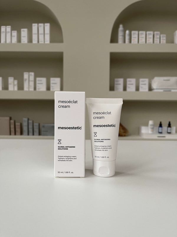 Mesoestetic Mesoéclat Cream hydrateert, is rijk aan gehydraliseerde proteïnen en geeft een buitengewone boost aan de huid. De intens gerevitaliseerde huid vindt opnieuw haar glans én kracht. Een zeer voedende, depigmenterende anti-aging crème | Voor 15:00 besteld, dezelfde dag verzonden!